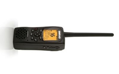 Nueva radio VHF flotante con DSC de Clase D cargada de prestaciones.