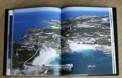 Ricardo Grobas nos invita a conocer el paraiso con su libro Islas Atlánticas de Galicia.