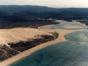 Dunas y salida al mar de la lagoa de Vixan