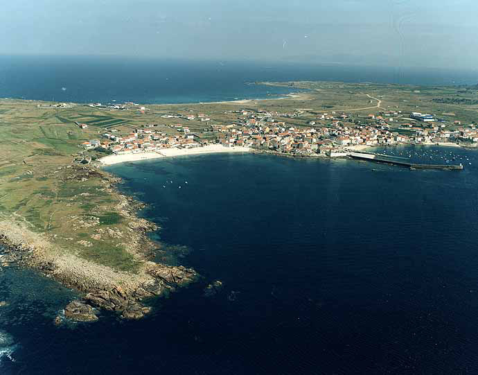Itsmo de la peninsula de Corrubedo y puerto