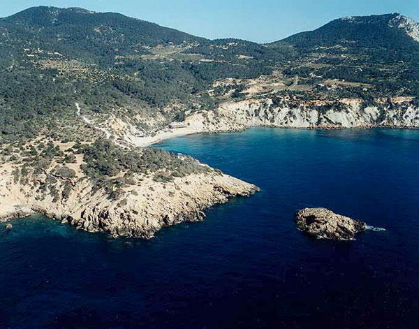 Cala d'Hort  y escollo