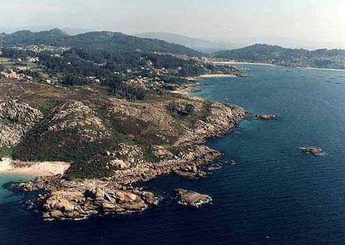 Ría de Aldán en su cara norte. Inmediaciones de Cabo Udra.