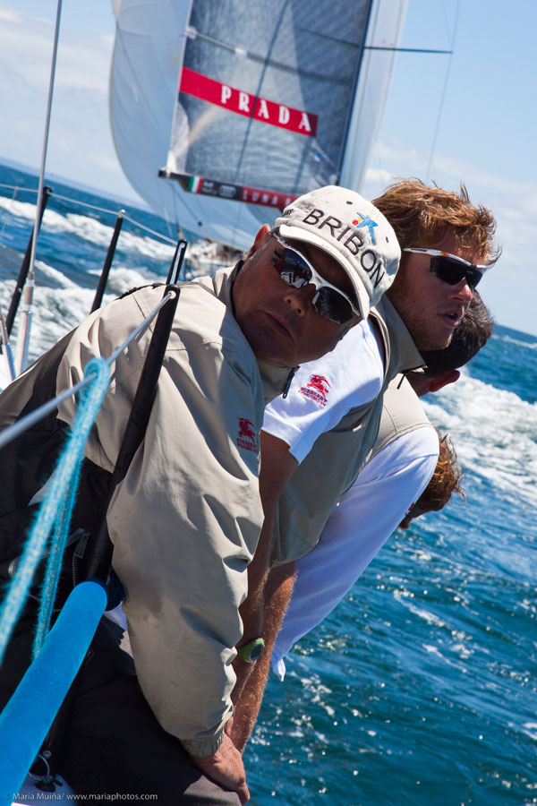 Fotos a bordo del Bribón durante la regata de entrenamiento del Circuito MedCup en Cascais