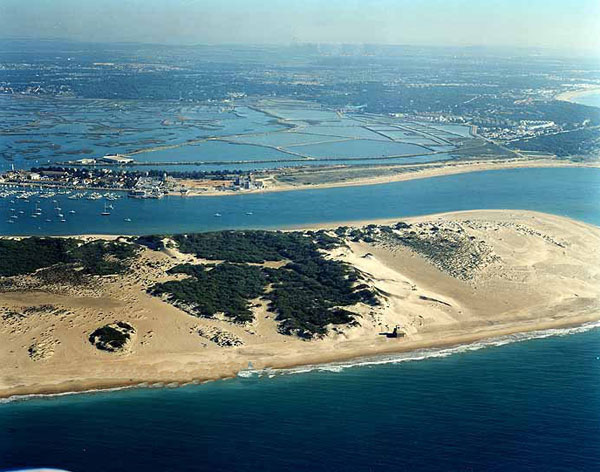 Canal de entrada entre el arenal del boquerón y Sancti Petri