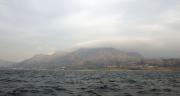 Monte Pindo desde la mar con la niebla atacando