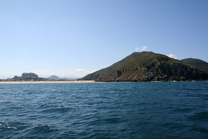 Punta del Brusco. A Br la playa de Berria