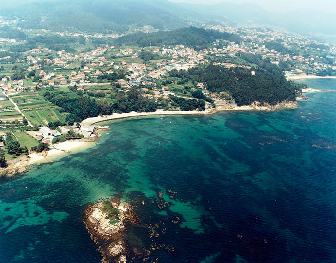 Bajos en la costa entre Cangas y Moaña