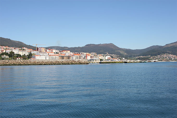 Bocana de la dársena pesquera de Moaña