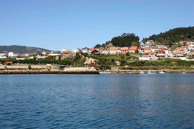 Dique escollera del puerto de Latón. Meira - Domaio - Moaña