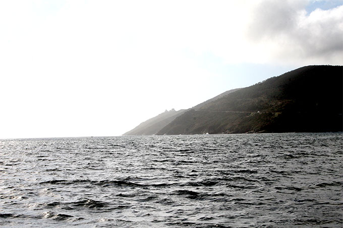 Costa de la cara oriental de Fisterra