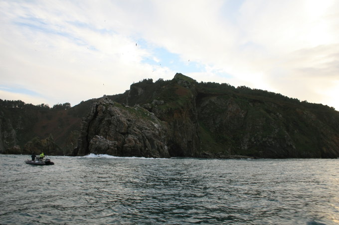 Acantilados al W de Punta Socastro. Playa de Pereiras