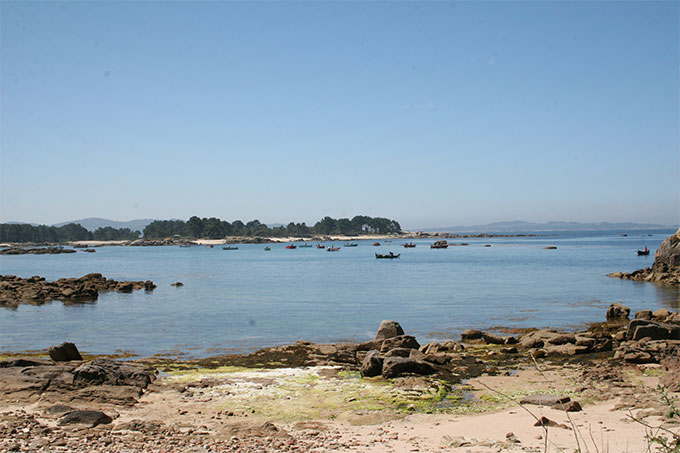 Sur de la Isla de Arousa. Porto das Mujeres. Ensenada de Brava. Espacio natural de O Carreirón