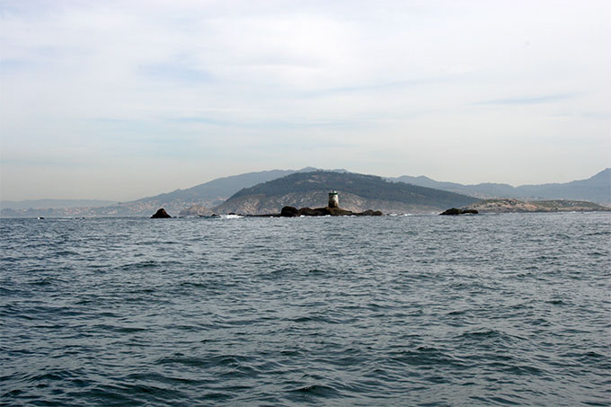 La Serralleira arribando a Baiona por la canal principal