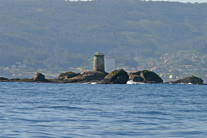 La Serralleira desde la mar