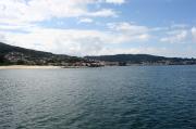 Playa de Agrelo. Al fondo Bueu