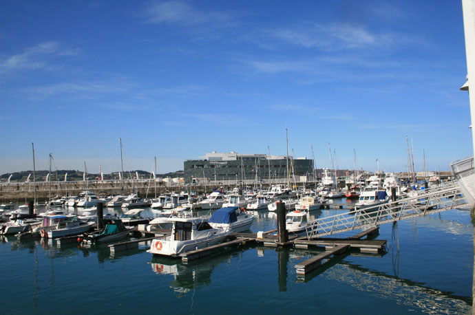 Puerto deportivo de Gijón