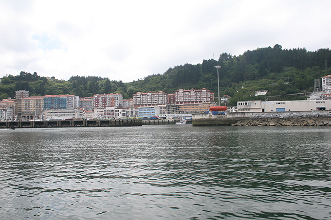 Puerto de Ondarroa. Bocana del puerto pesquero