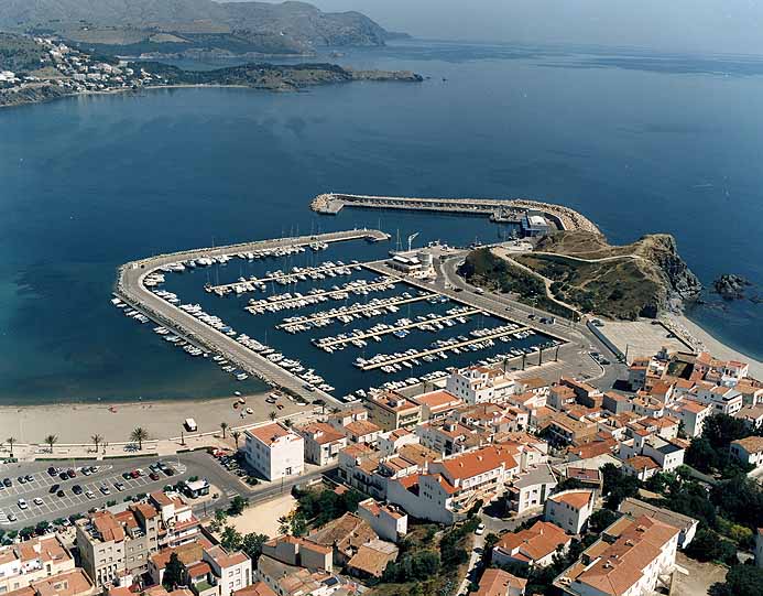 La bahía de Llança para el N