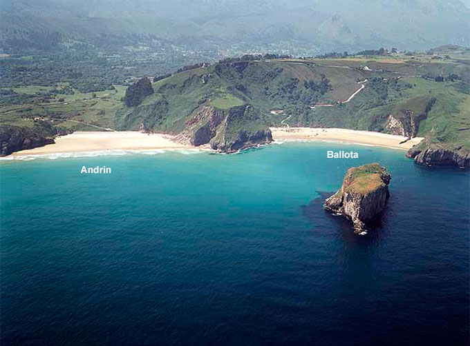 Playa de Andrin y Ballota