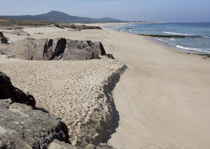 Praia de Río Sieira / Con Das Furnas