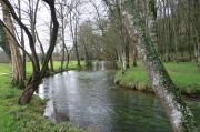 El río y la ruta senderista que le acompaña