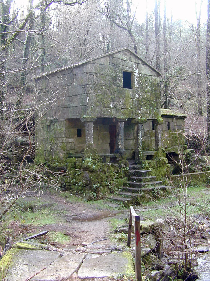 Muiño y sendero al Galiñeiro