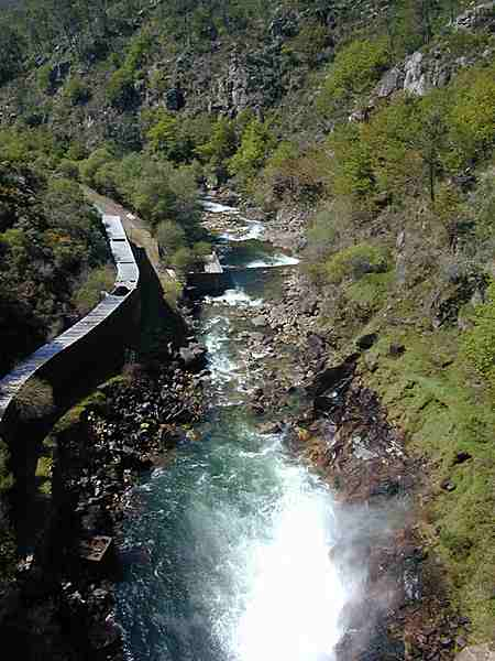 Desagüe del embalse. Tramo Libre.