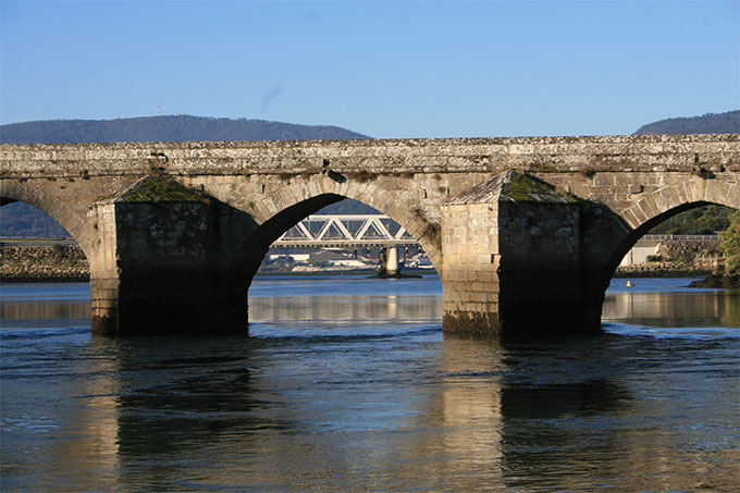 Puente románico de Pontesampaio