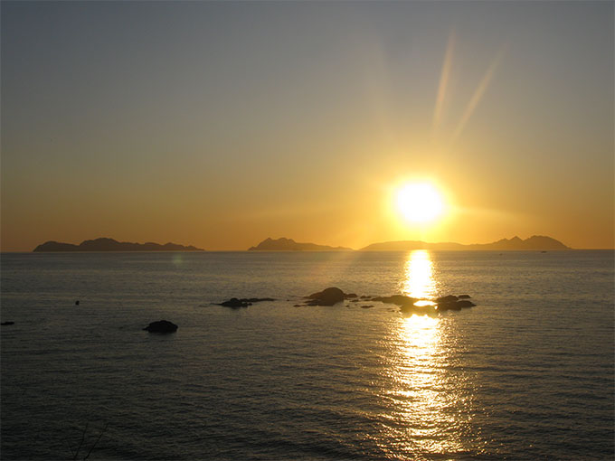 Vigo. Atardecer sobre las Cíes