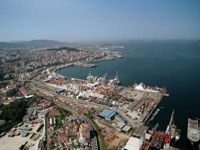 La Autoridad Portuaria y los empresarios de Vigo consideran infundada la denuncia ecologista que paraliza nuevamente las obras del muelle del Arenal