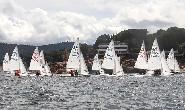 2022-05-20-Imagenes-de-competiciones-de-snipe-en-el-Pantano-de-San-Juan-(Foto-Pedro-Seoane)-(4)
