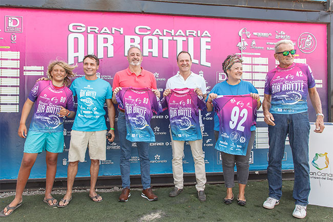 Izquierda-a-derecha_Leonardo-Casati-(rider-+joven),-Manuel-Martínez-(organizador),-Francisco-Castellano-(consejero-Deportes-Cabildo-GC),-Óscar-Hernández-(alcaldeAgüimes),-Ida-Vega-(Ahembo),-y-Klaus-Fietz-(mayor)