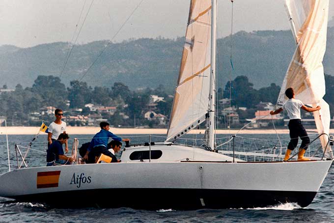 Príncipe-de-Asturias-navegando-en-el-Aifos-en-el-I-Trofeo-Príncipe-de-Asturias-(1986)