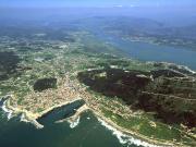 Puerto y costa de A Guarda. Al Fondo el estuario del rio Miño