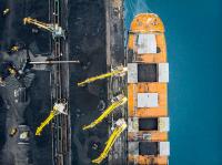 Las importaciones chinas de carbón por vía marítima cayeron un 12,2% en 2022 