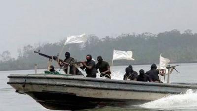  Los piratas secuestran a 19 tripulantes de un petrolero en las costas de Nigeria 