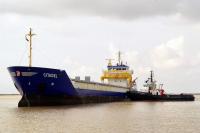 Remolcadores de Boluda Towage and  Salvage consiguen desencallar un buque varado en el Guadalquivir