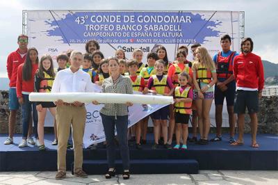 La olímpica Theresa Zabell transmite su pasión por el mar  a los alumnos de la Escuela de Vela del Monte Real
