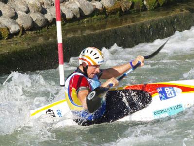 Ander Elosegi en C-1 y Samuel Hernanz en K-1 toman ventaja en el selectivo para Londres 2012