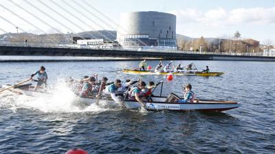 Más de 300 deportistas participan en el segundo festival de Dragon Boat de Pontevedra
