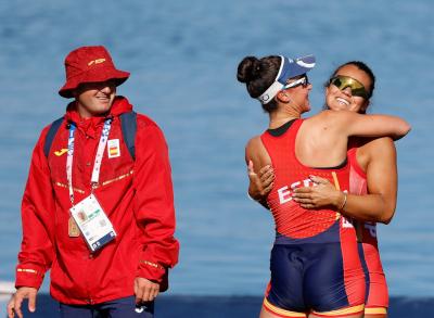 El dos sin femenino (W2-) de Aina Cid y Esther Briz se meten en las semis tras su paso por la repesca. 