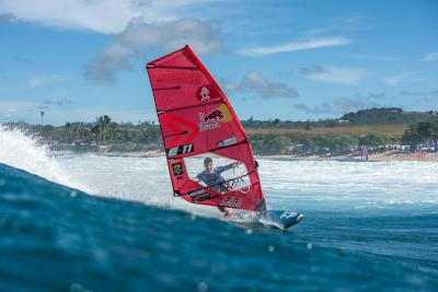 El grancanario Liam Dunkerbeck se corona campeón del mundo de windsurf en olas sub 21