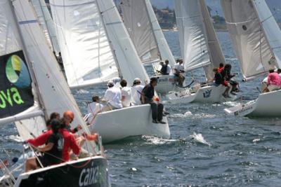 As Laxas en Platu 25 y Chisco Catalán y Ricardo Pérez en Catamaranes a Vela dominan sus respectivas clases del Caixanova