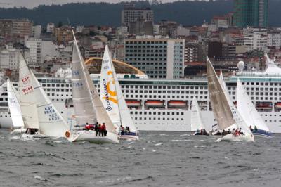 “BIZKAIA” lider en Baiona tras una primera etapa del Rías Baixas Martín Codax muy accidentada