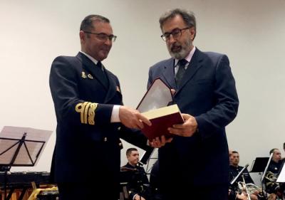 El RCR Santiago de la Ribera otorgo el título de Socio de Honor a la Armada Española