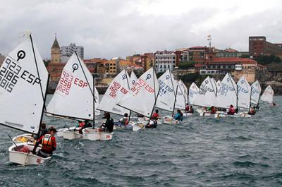 Inicio de temporada 2014 del Real Club Astur de Regatas 