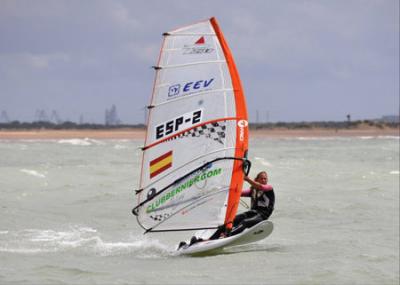 La flota del Náutico de Sevilla en los campeonatos de España de vela infantil