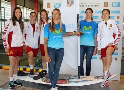 Reto entre las chicas de la Selección y las campeonas olímpicas y mundiales de vela