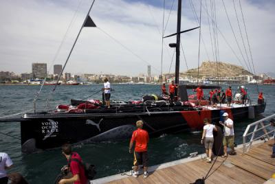 La embarcación 'Il Mostro' del equipo Puma de la Vuelta al Mundo ya se encuentra en Alicante