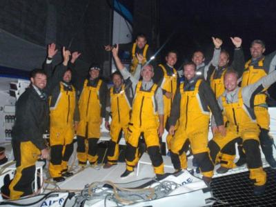 45 días, 13 horas y 42 minutos en dar la vuelta al mundo a vela 45 días, 13 horas y 42 minutos en dar la vuelta al mundo a vela